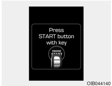 "START"-Knopf mit Schlüssel drücken (Smartkey-System)